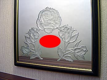 エッチングミラー 薔薇に「名前、メッセージ、ロゴマーク」などを彫刻する部位