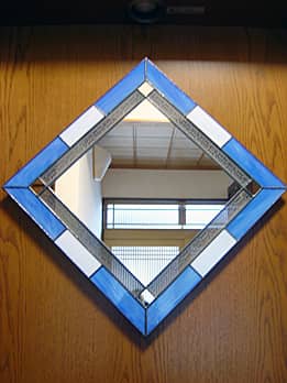 ひし形のステンドグラス製鏡 ブルー
