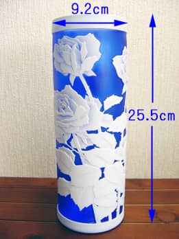 筒型の色被せガラス花瓶 バラの直径と高さのサイズ画像