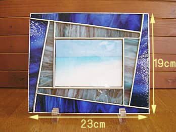 ステンドグラス製のフォトフレーム 青の外寸の画像