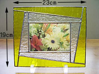 ステンドグラス製のフォトスタンド クリアイエローのサイズ画像