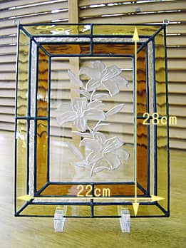 「エッチングガラスの壁飾り・オニユリ」のサイズ画像