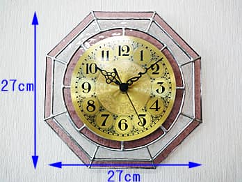時計針の軸を中心にして、八角形のステンドグラス部を少しだけ回して固定した場合のステンドグラス製の掛け時計 アンティークローズ/クリア（八角形）の縦横のサイズ画像