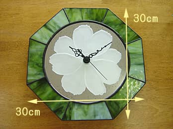 ステンドグラス時計 コスモス（八角形）の縦横のサイズ画像