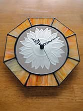 ステンドグラス製の掛け時計・ひまわり（八角形）